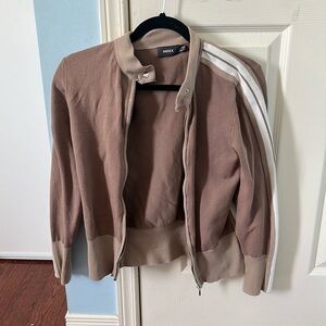 Fitted tan tracksuit sweater